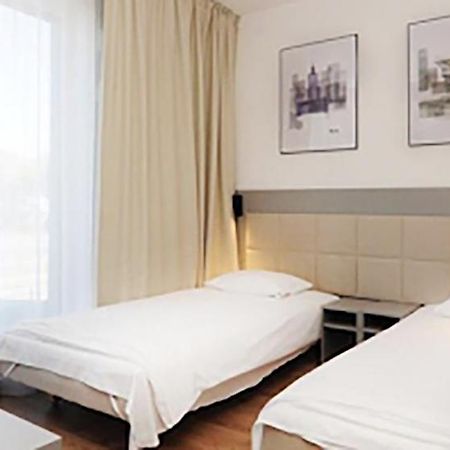 404 Rooms Wolska Apartament 华沙 外观 照片