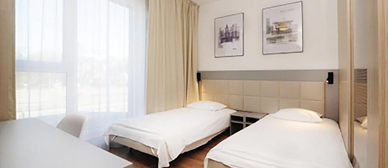 404 Rooms Wolska Apartament 华沙 外观 照片