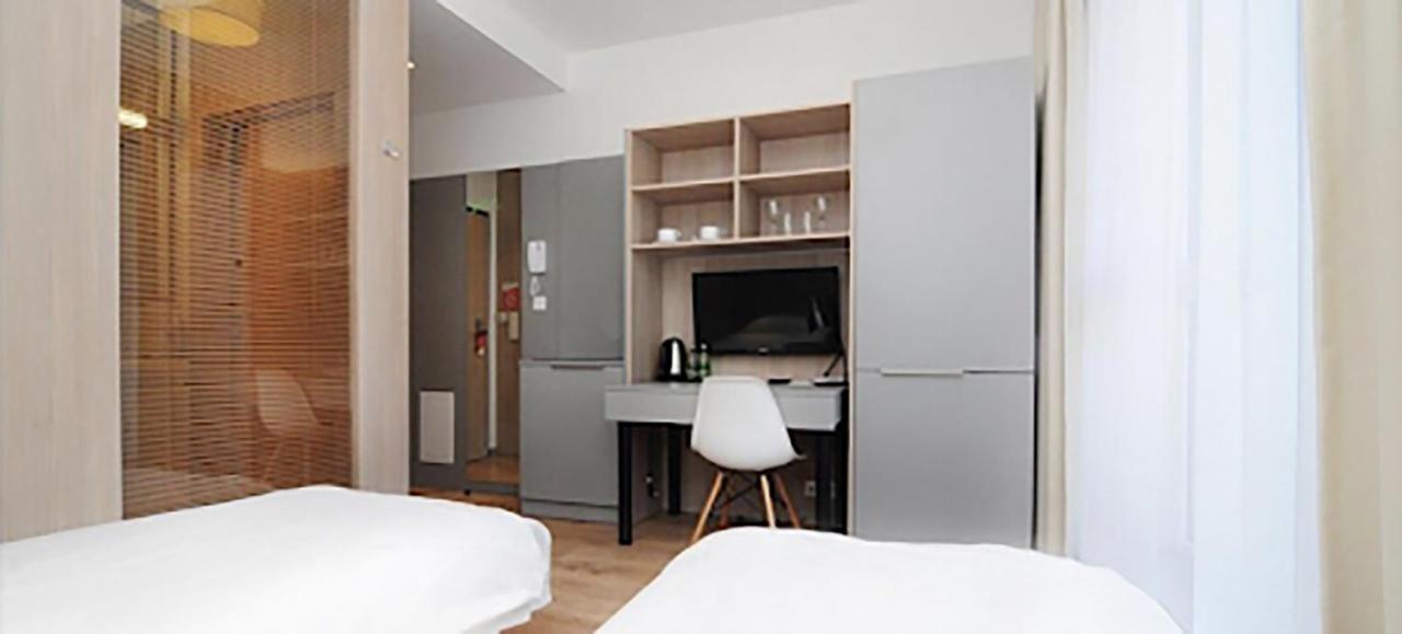 404 Rooms Wolska Apartament 华沙 外观 照片