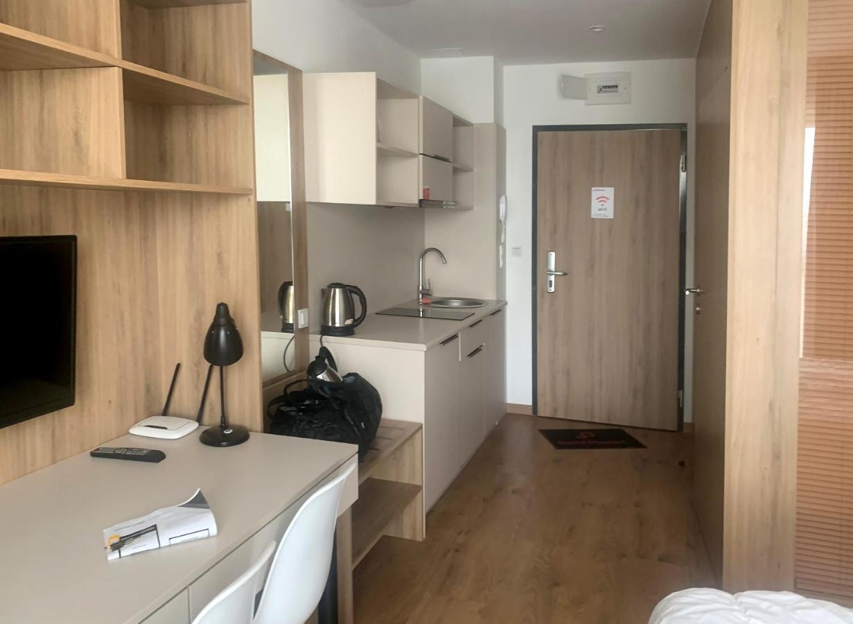 404 Rooms Wolska Apartament 华沙 外观 照片