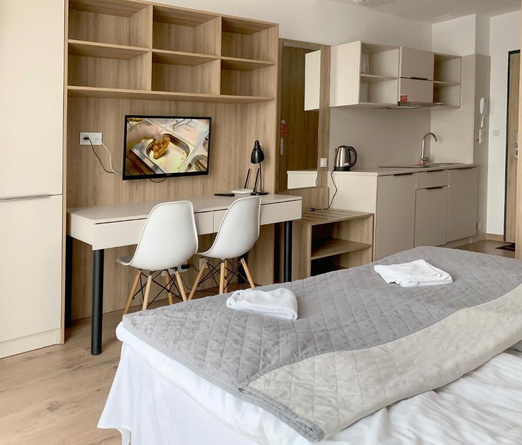404 Rooms Wolska Apartament 华沙 外观 照片